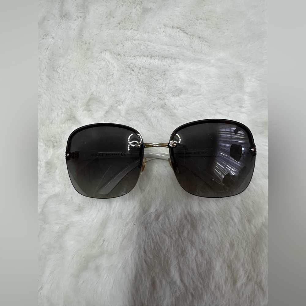Gucci white and and red and green stone with gray lenses Sunglasses - Picture 2 of 8